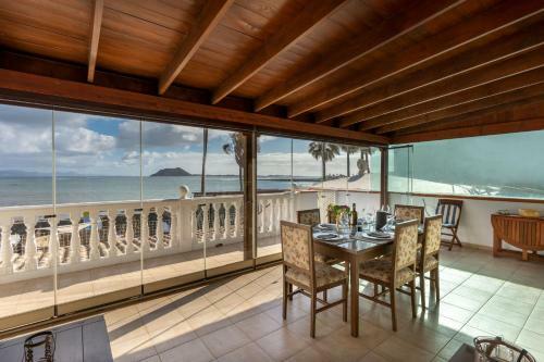 Holidayvilla Marina 2- Beachfront, Wifi , Sea View By Holidayshome