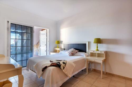Holidayvilla Marina 2- Beachfront, Wifi , Sea View By Holidayshome