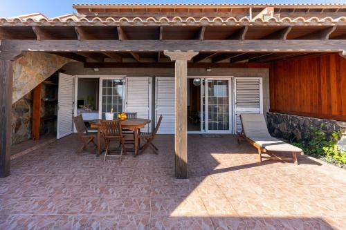 Holidayvilla Marina 2- Beachfront, Wifi , Sea View By Holidayshome