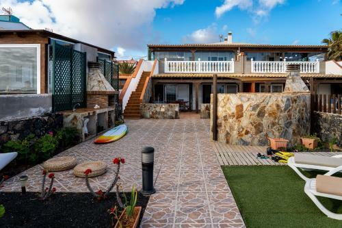 Holidayvilla Marina 2- Beachfront, Wifi , Sea View By Holidayshome