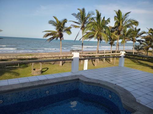 Hostal Villa Ricarda En Costa Esmeralda A Pie De Playa