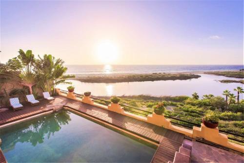 Villa New Luxury Getaway - Pool, Spa, Sunset, Views @ Casa Bella