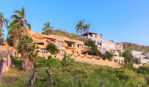 Villa New Luxury Getaway - Pool, Spa, Sunset, Views @ Casa Bella