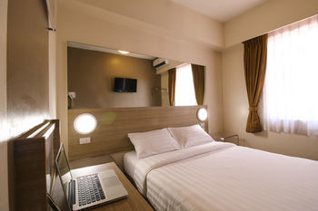 Tune Hotel Aseana City