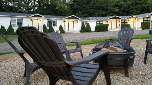 7 Mountains Motel