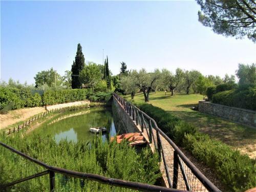 Rustic Apartment In Castelfiorentino With Swimming Pool