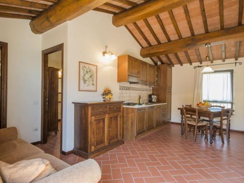 Splendid Farmhouse In Castelfiorentino With Garden