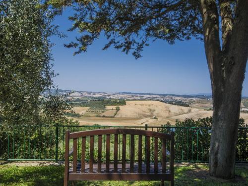 Splendid Farmhouse In Castelfiorentino With Garden