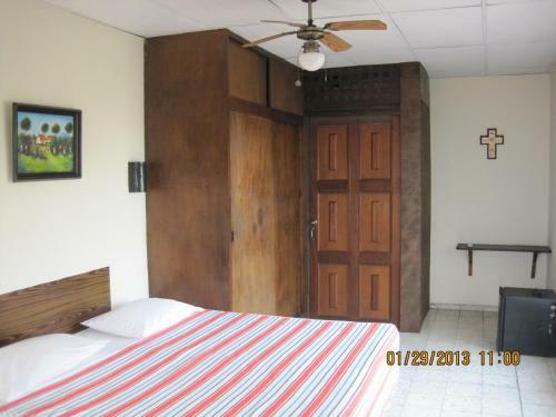 Bed & Breakfast Hostal Do�a Marta