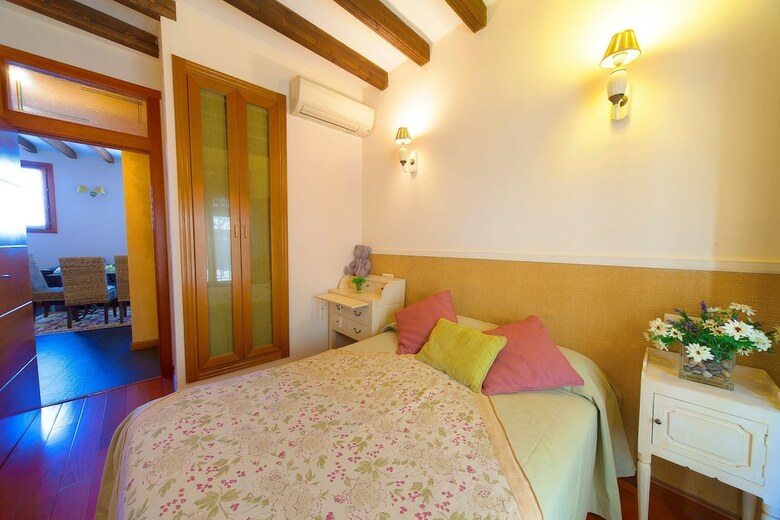 Apartamentos Casa De La Mezquita