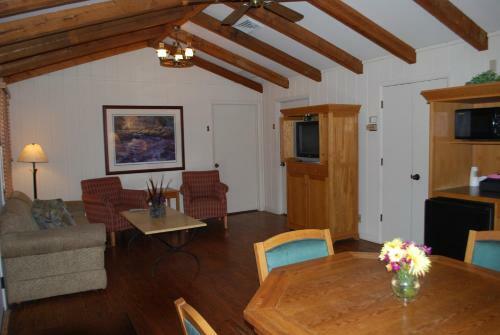 Postoak Lodge And Retreat