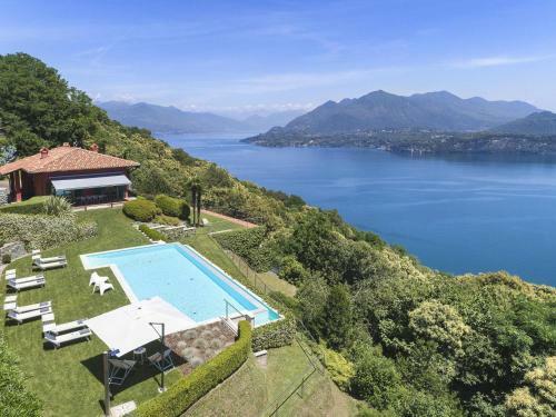 Villa Falcone 5 Bedrooms 10 Pax