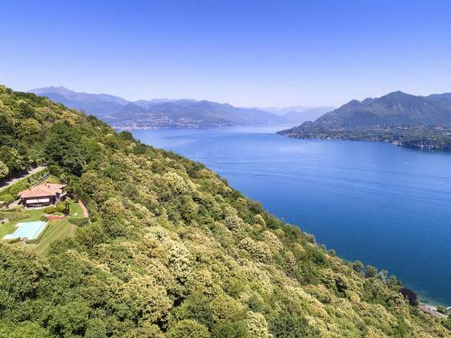Villa Falcone 5 Bedrooms 10 Pax