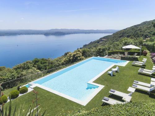 Villa Falcone 5 Bedrooms 10 Pax