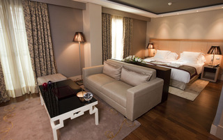 Nexus Valladolid Suites & Hotel