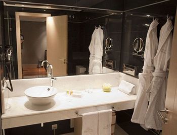 Nexus Valladolid Suites & Hotel