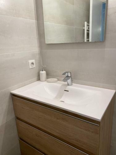 Apartamento Superbe Studio Avec Piscine - Antibes