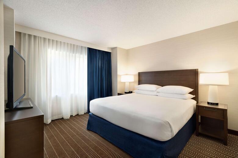 Hotel Embassy Suites Logan Airport