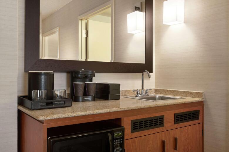 Hotel Embassy Suites Logan Airport