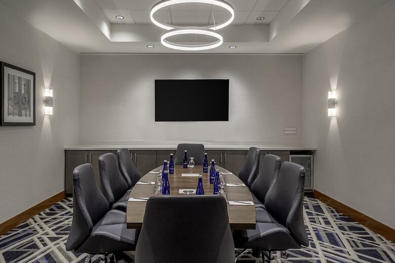 Hotel Embassy Suites Logan Airport