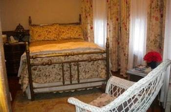 Fleetwood House Bed And Breakfast