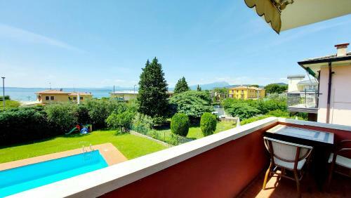 Narcisa View Lake&pool Apartment