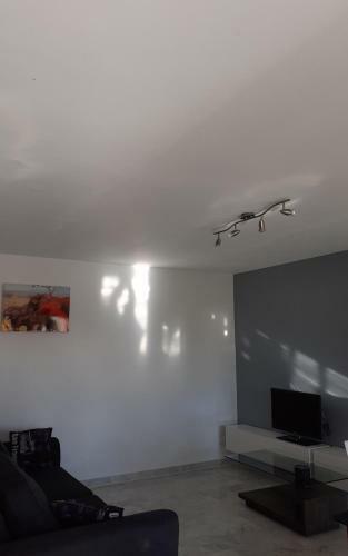 Apartment With Parking And Pool At Antibes By Weekome