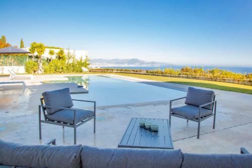 Luxurious Sea View Villa Outside Infinity Pool - Heated Indoor Pool