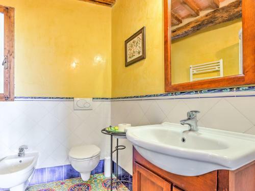 Tranquil Apartment In Boccheggiano With Private Garden