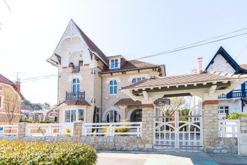 Hostal Private Villa Le Kervan