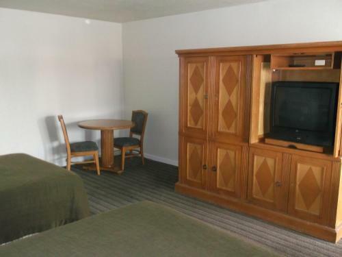 Hotel Travel Inn And Suites
