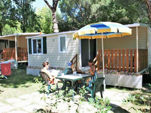 Pleasant Mobile Home In Castiglione Del Lago With Pool