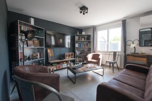 L'olivier, Villa Climatis�e, Piscine Et Parking