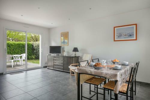 Maison Neuve Pour Quatre Personnes A Arzon