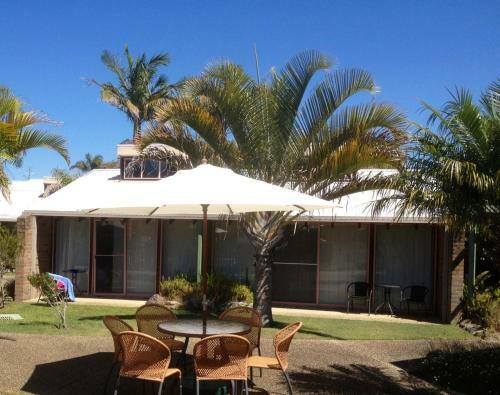 Hotel Crescent Head Resort & Conference Centre