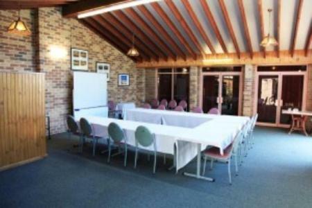 Hotel Crescent Head Resort & Conference Centre