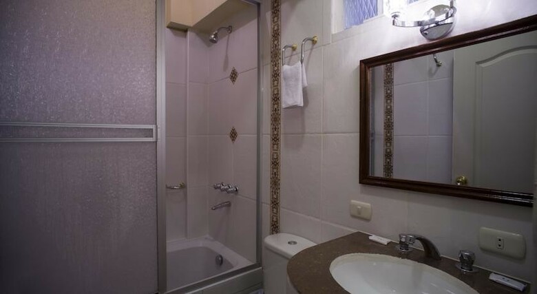 Hotel Rojas Inn
