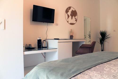 Hostal Bari Rooms Suite Station