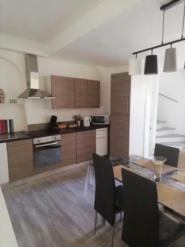 Ancienne Caserne Du Ch�teau