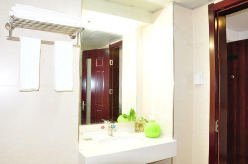 Golden Tree Business Hotel