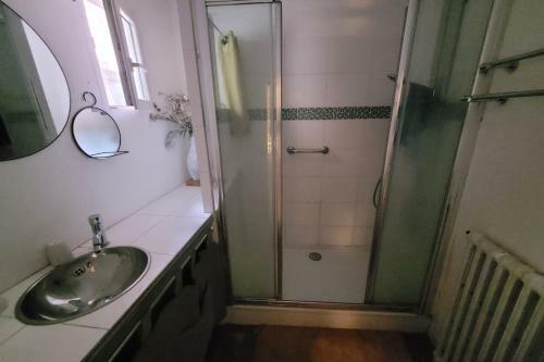Apartment With Balcony Near Les Halles