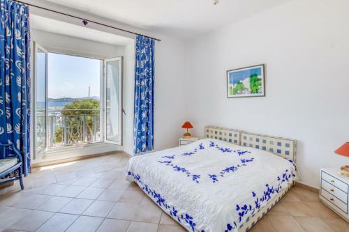 Magnificent Luxury Home With Garden In Bandol