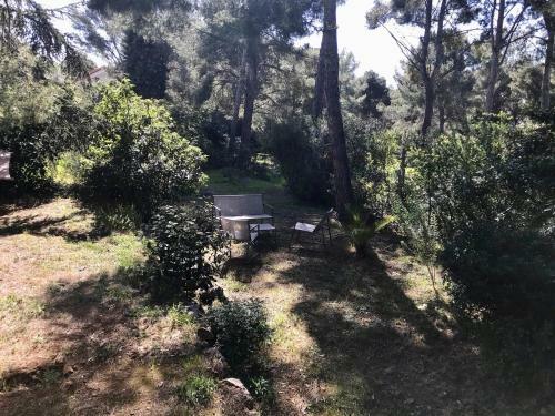 Calanques Bandol ,t2 4 �toiles Avec Garage, Dans Pin�de