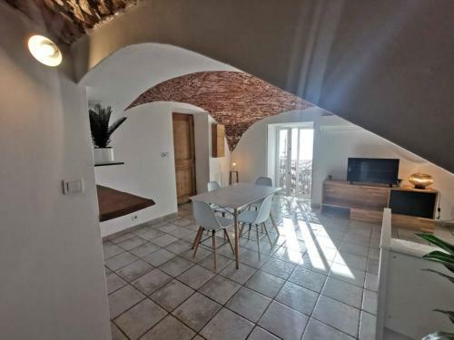 Apartamento Studio Bastia, 1 Pi�ce, 4 Personnes - Fr-1-650-5