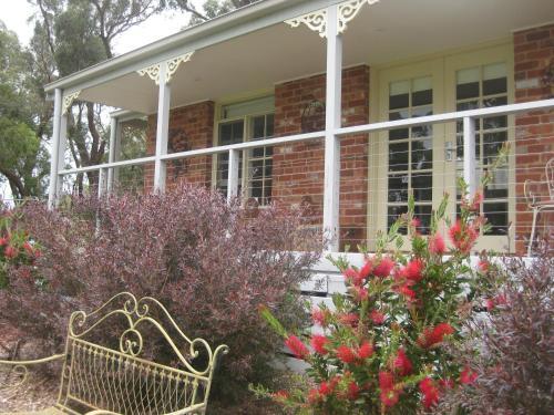 Bed & Breakfast Honeyeater Cottage
