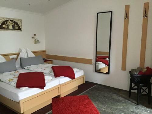 Hostal Themenpension Haus Sanz
