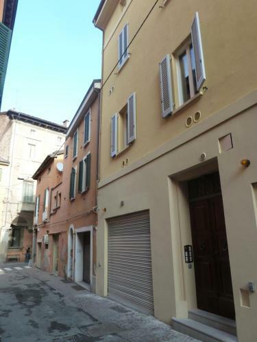 Apartamento La Torre Lunga -smart Working- 150 M Dalle-from Due Torri-two Towers