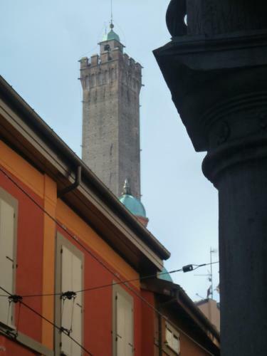 Apartamento La Torre Lunga -smart Working- 150 M Dalle-from Due Torri-two Towers