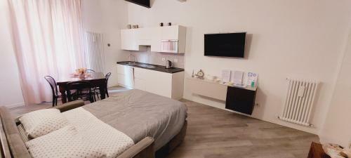 Apartamento La Torre Lunga -smart Working- 150 M Dalle-from Due Torri-two Towers