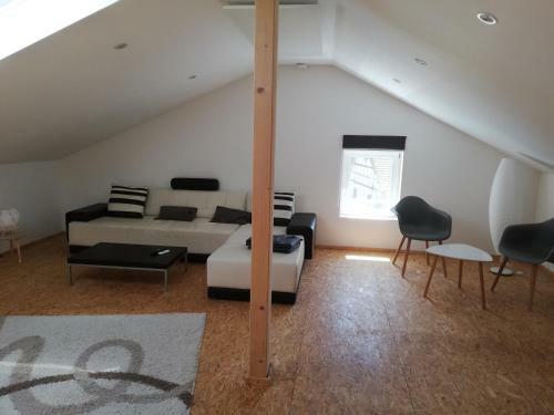 Apartamento Maisonetten Wohnung Meidelstetten